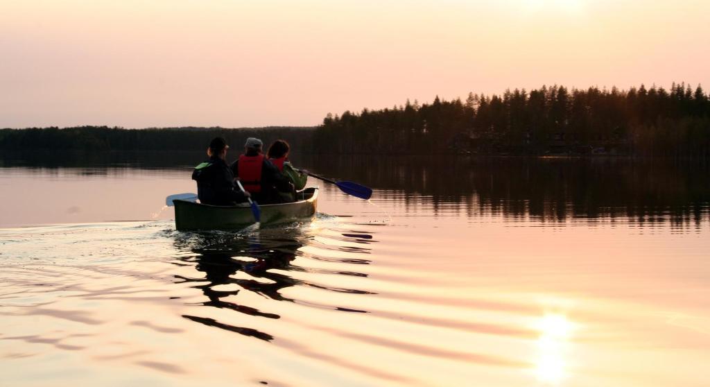 Апарт отель Metsaekartano Outdoor Centre Кеттуланмяки Экстерьер фото